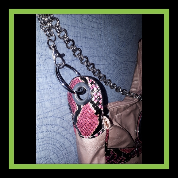 The Coolest New Purse! - Picture 5 of 7